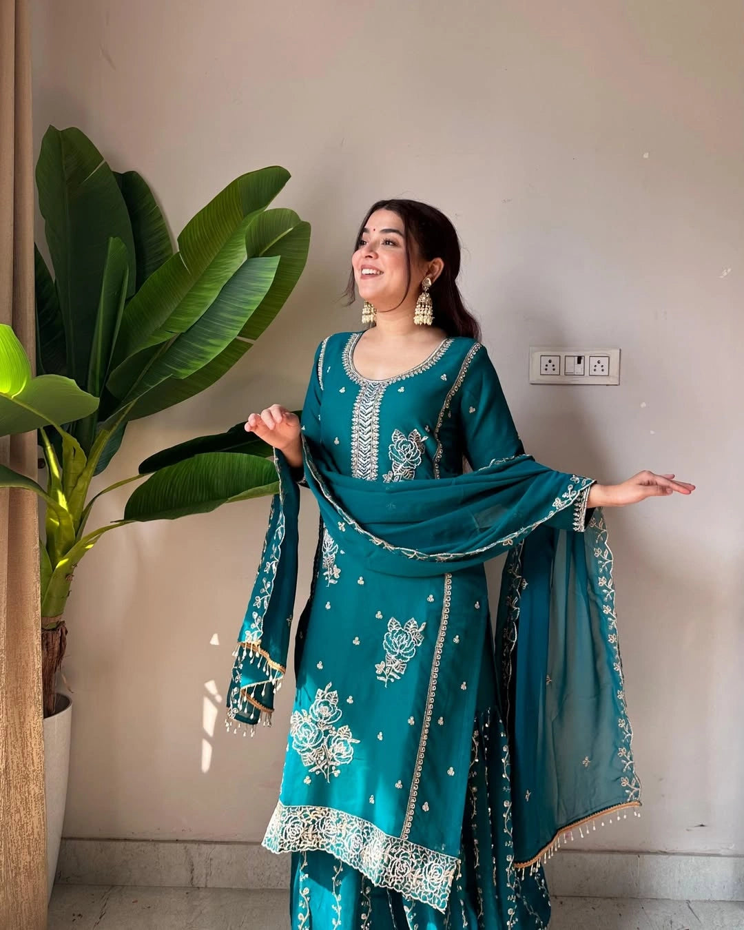 GHARARA PAIR FROM LOOMEERA